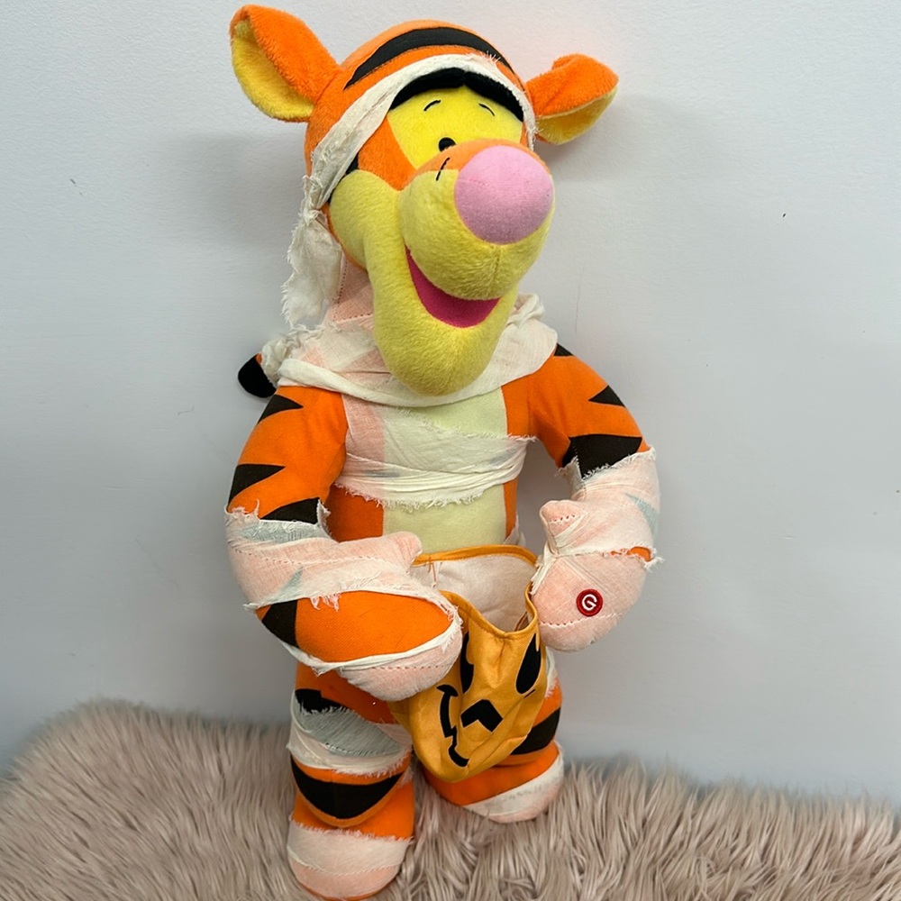 Disney Tigger Mummy Door greeter
